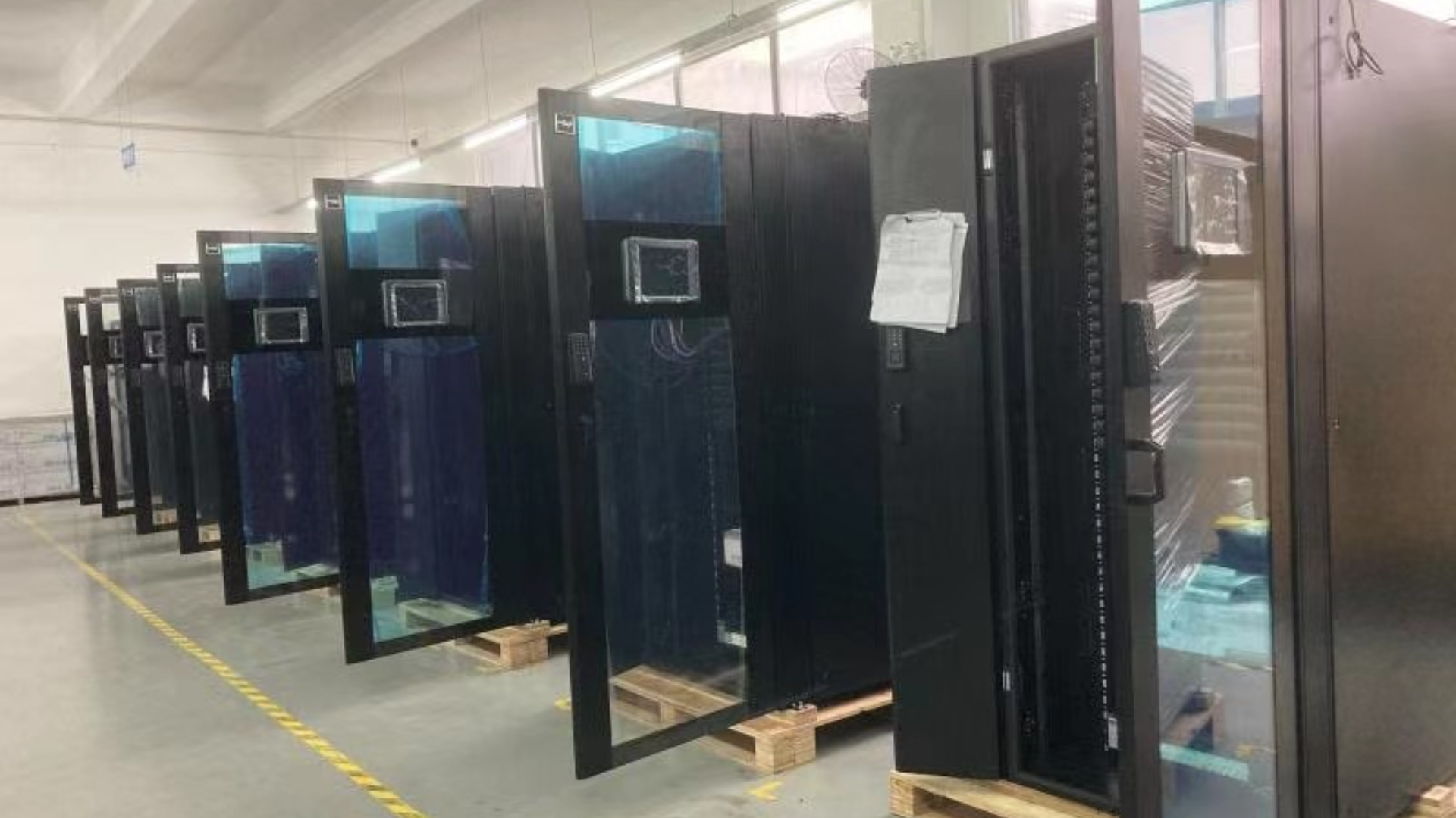 建设数据中心机房所涉及到机柜问题
